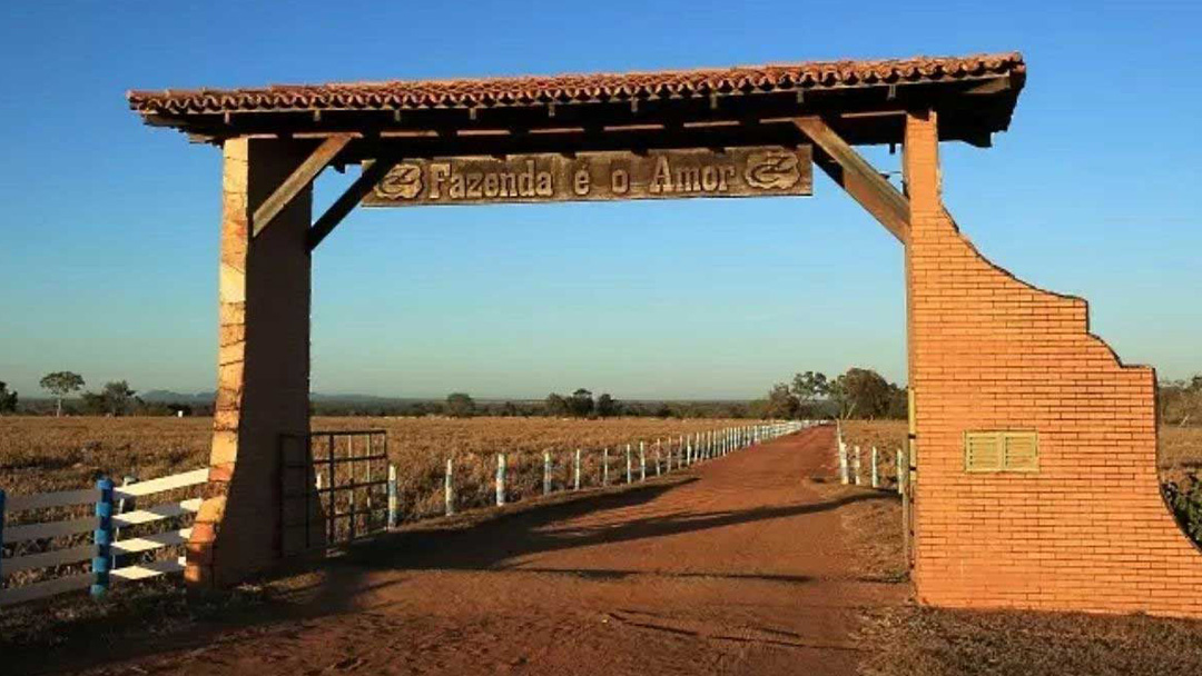 Entrada da Fazenda é o amor