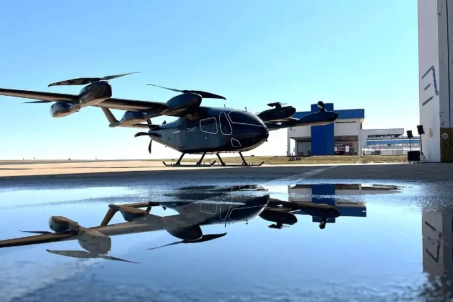 eVTOL (carro voador) no pátio da fabricante Eve Air Mobility (Eve)