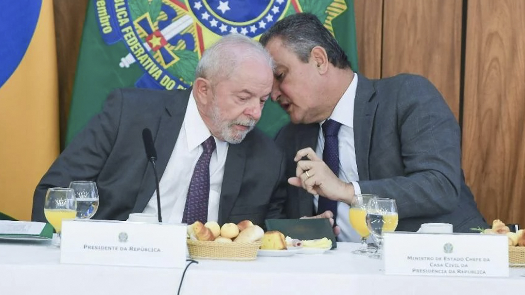 Lula retira Abin das mãos de militares