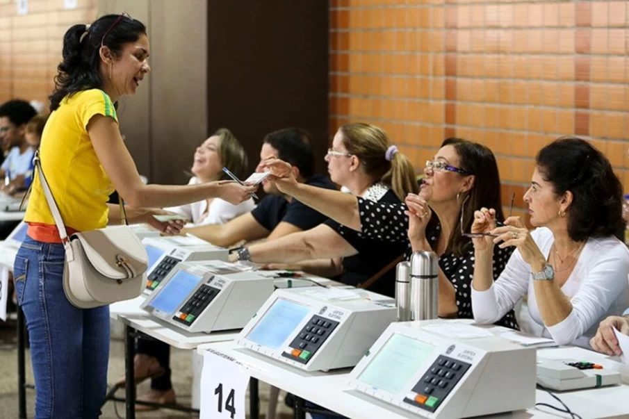 Mesários têm dia e benefício de meia-entrada com novas leis em Goiás