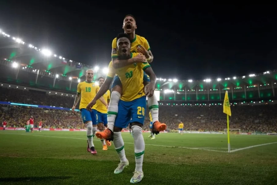 Neymar e Vini Jr comemorando gol pelo Brasil. Foto: Lucas Figueiredo - CBF