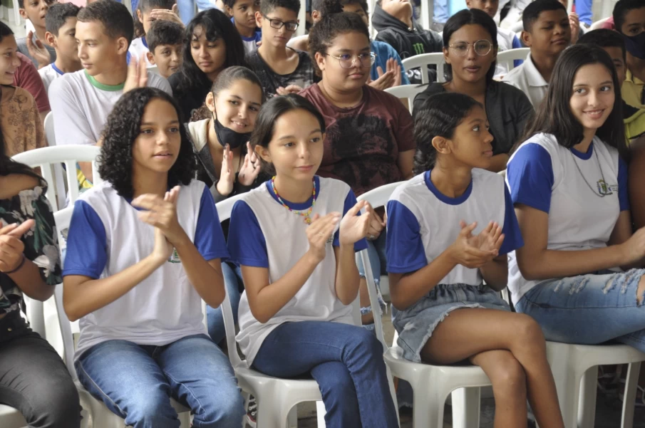 Os alunos são incentivados ao crescimento