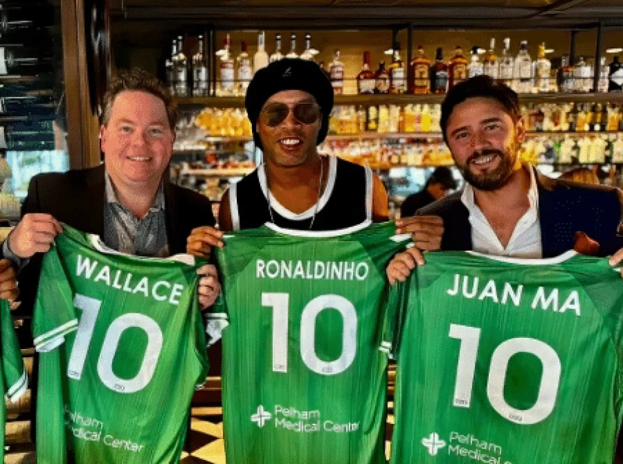 Ronaldinho Gaúcho virou acionista do Greenville Triumph, dos EUA.